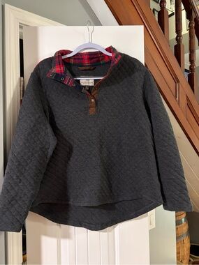 Legendary Whitetails Quilted Charcoal Pullover with Red Plaid Collar